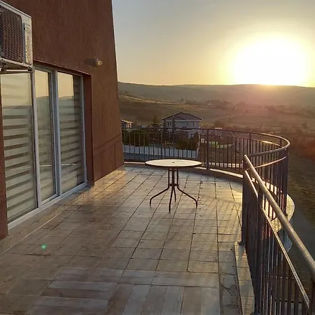 сансет кошарица: солнечный берег